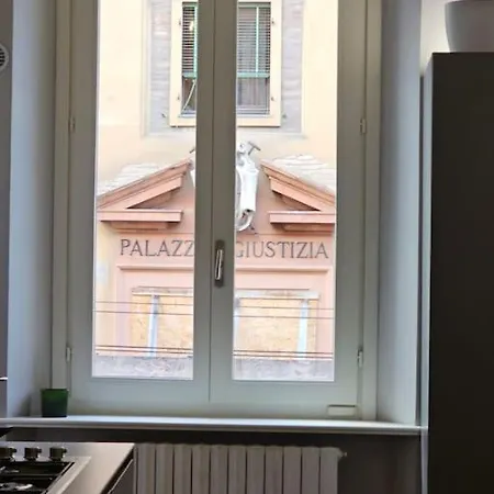 Centro Storico-corso Canalgrande-modena Casa-del-teatro 아파트 모데나